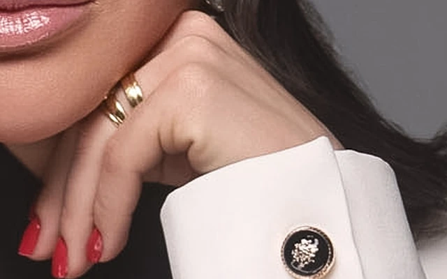 Detalhe editorial de um retrato da Camila; não representa resultado de tratamento