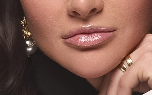 Detalhe editorial de um retrato da Camila; não representa resultado de tratamento